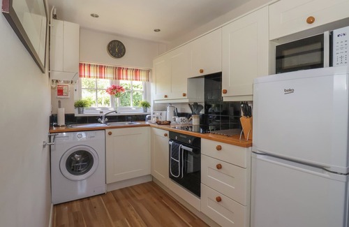 Bridlington Cottage | WAGGONER'S COTTAGE, family friendly, with a garden in Bridlington
