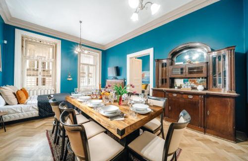 Nove Mesto Apartment | WagnerStays Grand Nest 6BD Billiard&Sauna&Cinema