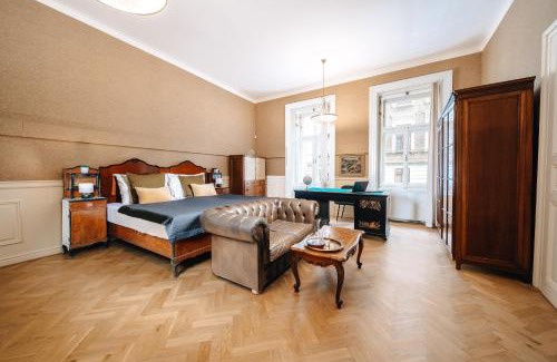 Nove Mesto Apartment | WagnerStays Grand Nest 6BD Billiard&Sauna&Cinema