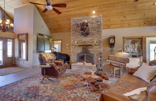 Wagoner Cabin | Wagoner Vacation Rental on 20 Acres w/ Horse Ranch