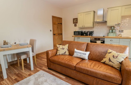 Scarborough Cottage | WAGTAIL NEST, NORTHFIELD COTTAGE, pet friendly in Scalby