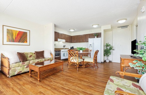 Waikiki Condo | Waikiki Banyan 3409 – Mountain View Condo Rental in the Heart of Waikiki