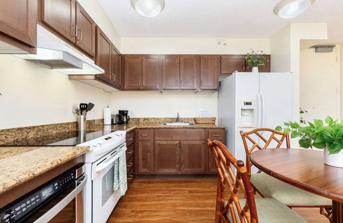 Waikiki Condo | Waikiki Banyan 3409 – Mountain View Condo Rental in the Heart of Waikiki