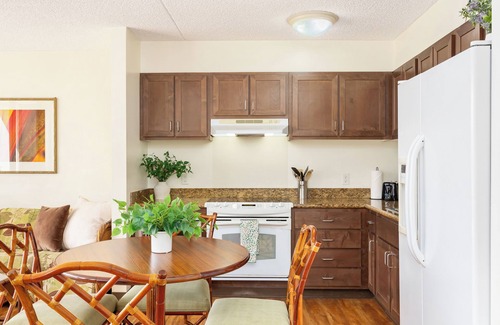 Waikiki Condo | Waikiki Banyan 3409 – Mountain View Condo Rental in the Heart of Waikiki