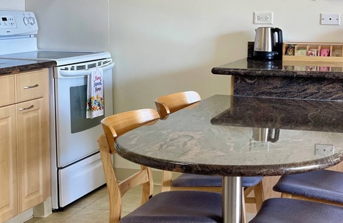 Waikiki Condo | Waikiki beach 1bd free Parking Pool AC with amazing views