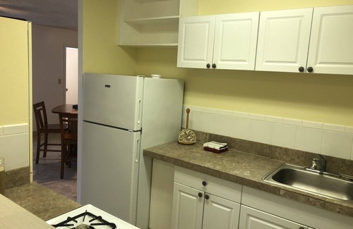Waikiki Apartment | ~Waikiki~ LOWEST RATES IN AREA ~ 1 Bedroom ~ Fully Furn ~ Blocks to Beach ~