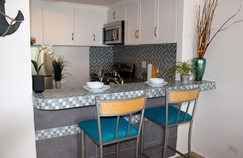 Waikiki Condo | Waikiki Oceanfront/Beachfront Condo. Breathtaking views. Walk to everything!
