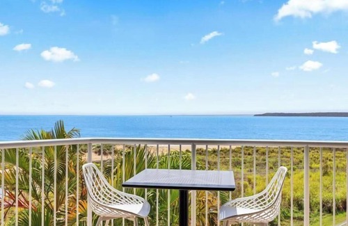 Urangan Apartment | Wake to the Waves – 182B Studio Oceanfront Apartment