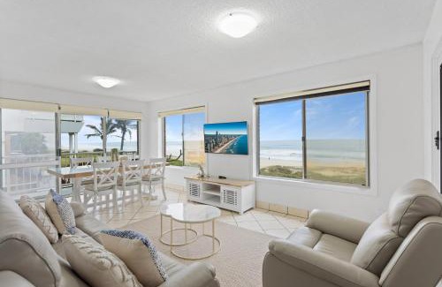 Mermaid Beach Apartment | Wake to Waves in Spacious 3-Bed Beachfront Unit