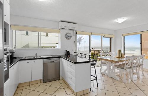 Mermaid Beach Apartment | Wake to Waves in Spacious 3-Bed Beachfront Unit