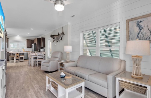 Islamorada House | Wake up every day to the sunrise from the deck of this waterfront home 2bed home