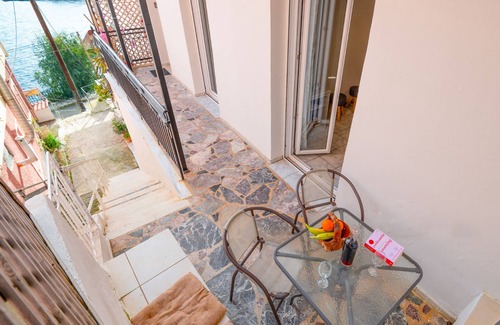 Kassiopi House | Wake Up to Stunning Sea Views at Bayside House in Kassiopi
