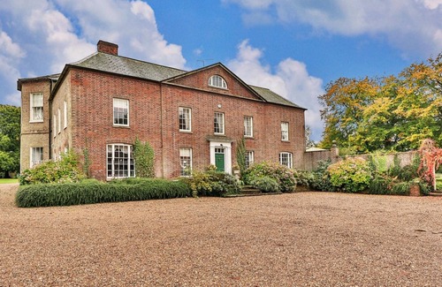 Alkborough House | Walcot Hall by Interhome