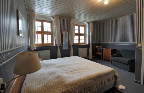 Grillenburg House | Waldhof zu Grillenburg im Tharandter Wald am See