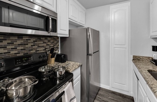 South Arlington Apartment | Walk 2 AT&T