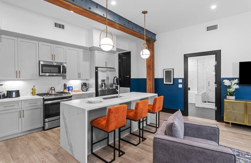 Central Business District Hotel | Walk-Entertainment | Pool | Long Term Welcome | Walk to French Qtr