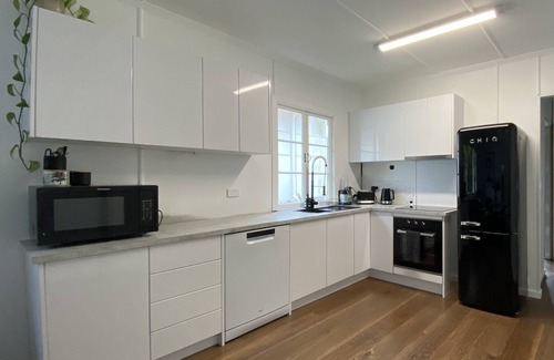 Burleigh Heads House | Walk Everywhere - No Car Required!