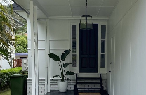 Burleigh Heads House | Walk Everywhere - No Car Required!