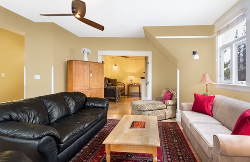 South Central Condo | Walk everywhere - Prime location