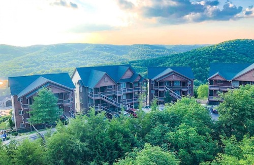 Indian Point Condo | Walk in condo at The Cliffs Resort! Near SDC!