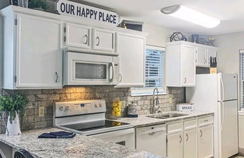 Indian Point Condo | Walk-In Unit W/Lake View and Close to SDC