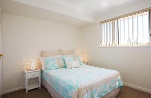 Anna Bay House | Walk on Birubi 1 WI-FI Boat Parking and Water Views