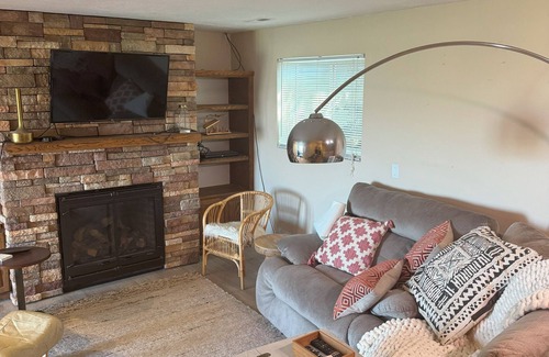 Draper House | Walk-out Basement with a view and private entrance