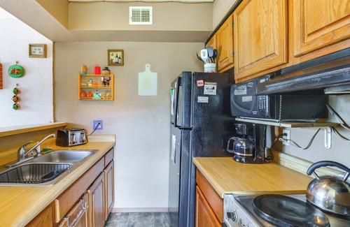 Angel Fire Apartment | Walk to Angel Fire Resort: Getaway w/Balcony