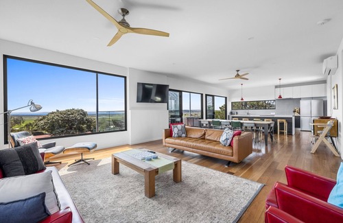Venus Bay House | Walk to beach and shops. Pet friendly. Wifi. Dedicated games room for the kids.