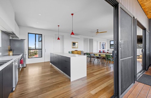 Venus Bay House | Walk to beach and shops. Pet friendly. Wifi. Dedicated games room for the kids.