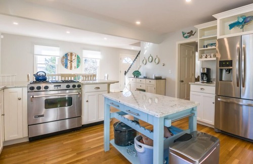 Sandwich House | Walk to Beach Close to Cape Cod Canal