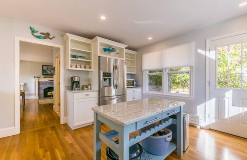 Sandwich House | Walk to Beach Close to Cape Cod Canal