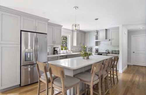 Newport East House | Walk to beach corner lot, 5 bed large yard