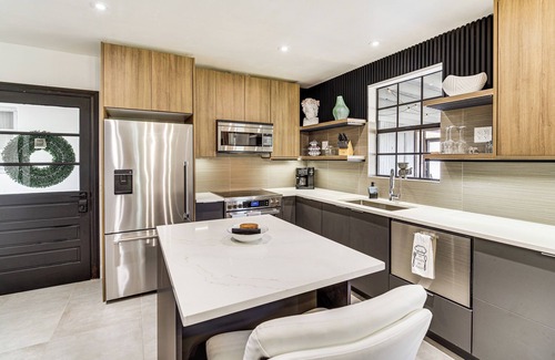 Indialantic Cottage | Walk to Beach & Eats: Modern Indialantic Apt