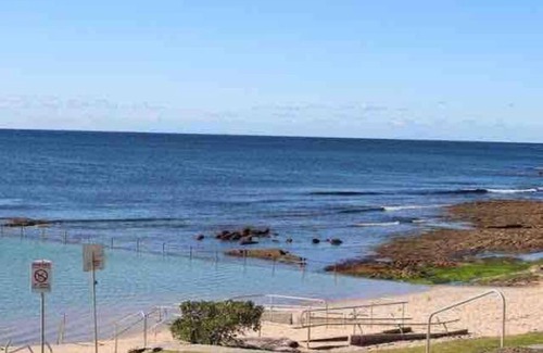 Cronulla Apartment | Walk to Beach Escape @ Cronulla - 2Bdrm- Parking