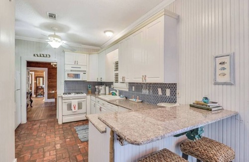 Gulfport House | Walk to Beach! Game Room! Pets! Screened porch!