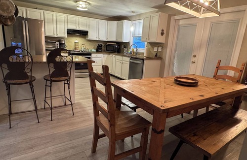 Newport East House | Walk to beach! Great large outdoor patio. Still booking fall 2025!