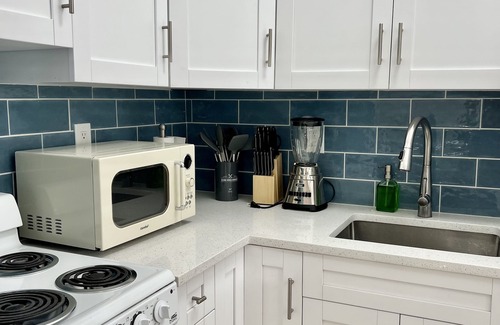Cypress Point Apartment | Walk to beach in 3 minutes and enjoy beautiful Pompano Pier and Beach area.