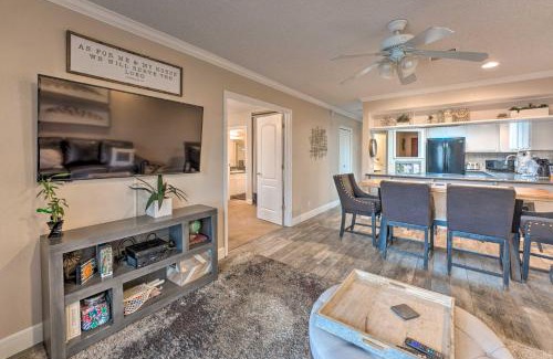 Lake Havasu City Apartment | Walk to Beach Lake Havasu Condo with Pool Access