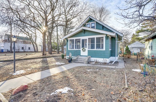 Keewaydin Cottage | Walk to Beach + Lake Nokomis: Minneapolis Home!