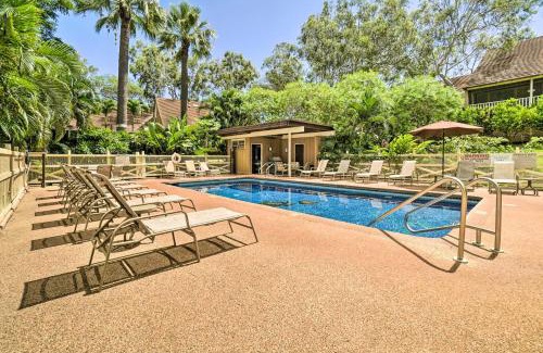 Maunaloa House | Walk to Beach Paniolo Hale Townhome with Ocean View