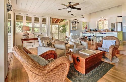 Maunaloa House | Walk to Beach Paniolo Hale Townhome with Ocean View