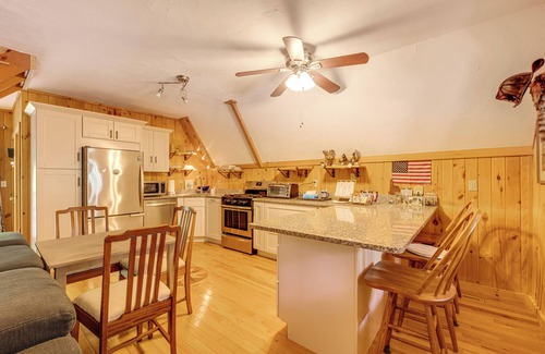 Eidelweiss Village Cabin | Walk to Beach & Playground: Charming Madison Cabin