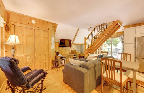Eidelweiss Village Cabin | Walk to Beach & Playground: Charming Madison Cabin
