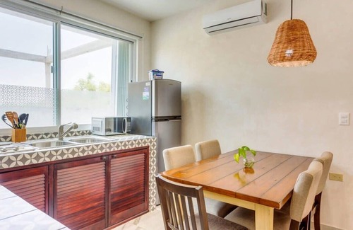Puerto Morelos Condo | Walk to Beach! Rooftop Jacuzzi, Jungle Views, Pool