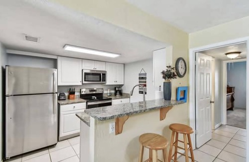 Vilano Beach House | Walk to Beach, sunset, close to downtown, pets ok.