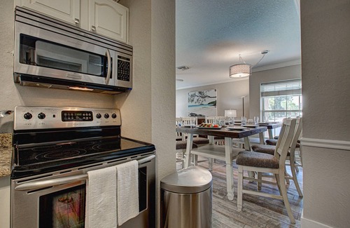 Siesta Key Village Condo | Walk to Beach + Village, Beach Gear Included