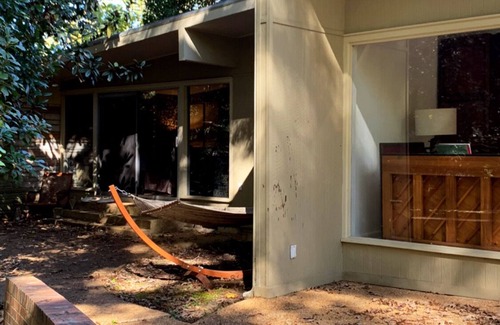 Oxford House | Walk to Campus, Minutes to Square: Entire Home w Spacious Yard, Pet-Friendly!