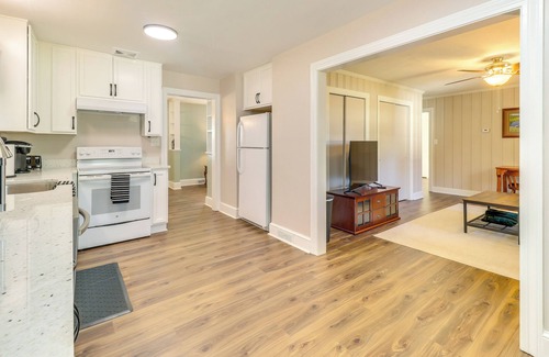 Murfreesboro House | Walk to Chowan University: Dog-Friendly Retreat
