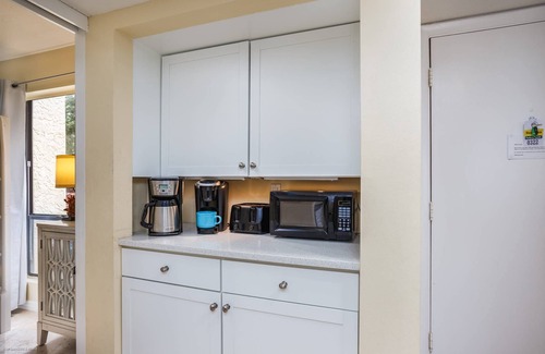 Siesta Key Condo | Walk to Crescent Beach | Lanai Bay Views | Heated Pool | Ground Floor | Private Fishing Pier